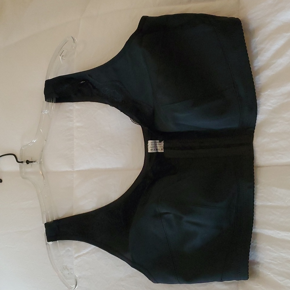 BLACK 3 XL OR 5 XL FRONT HOOK BRA